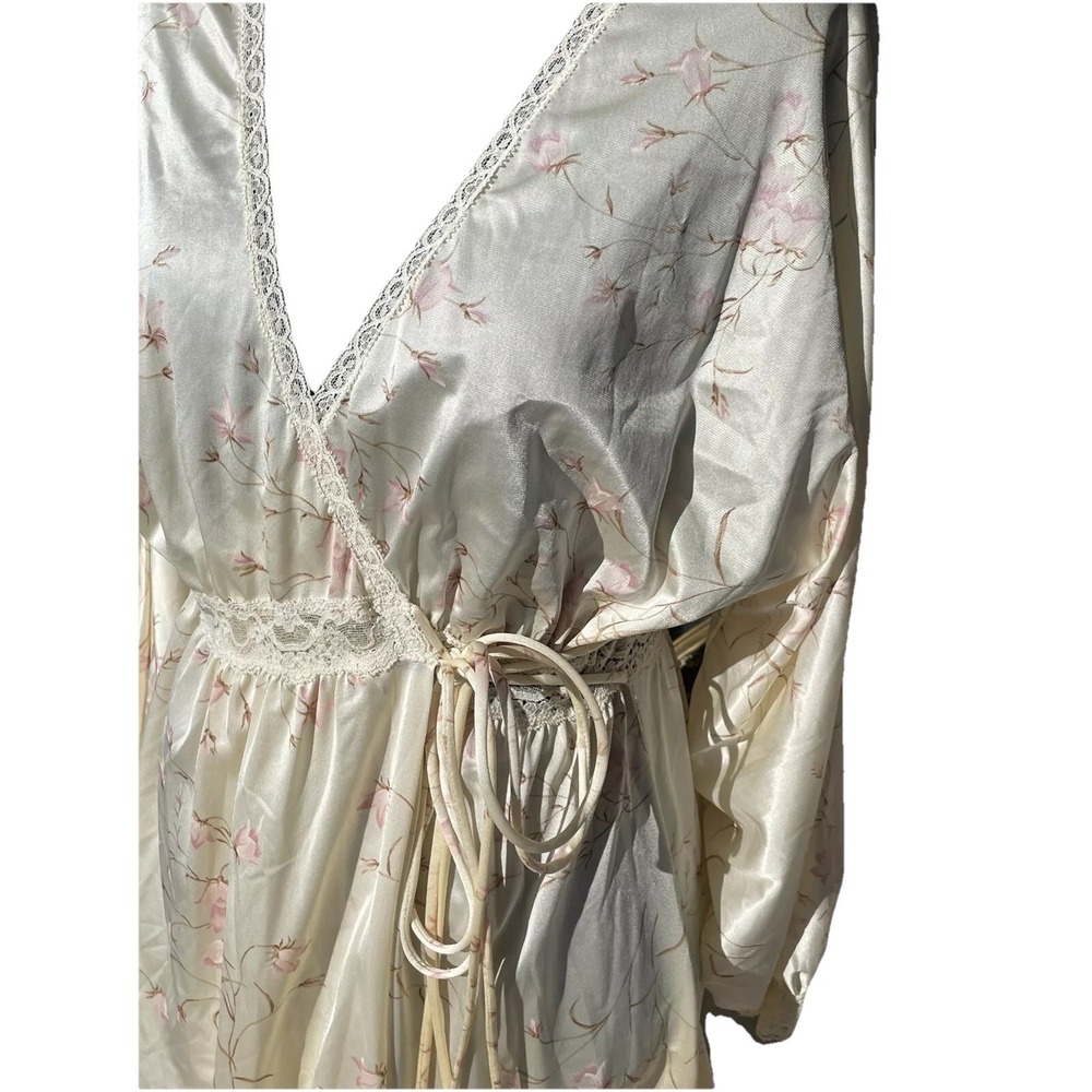 Miss Elaine VTG Wrap Robe ivory M pink Floral Lace Trim Maxi Cottage Coquette
